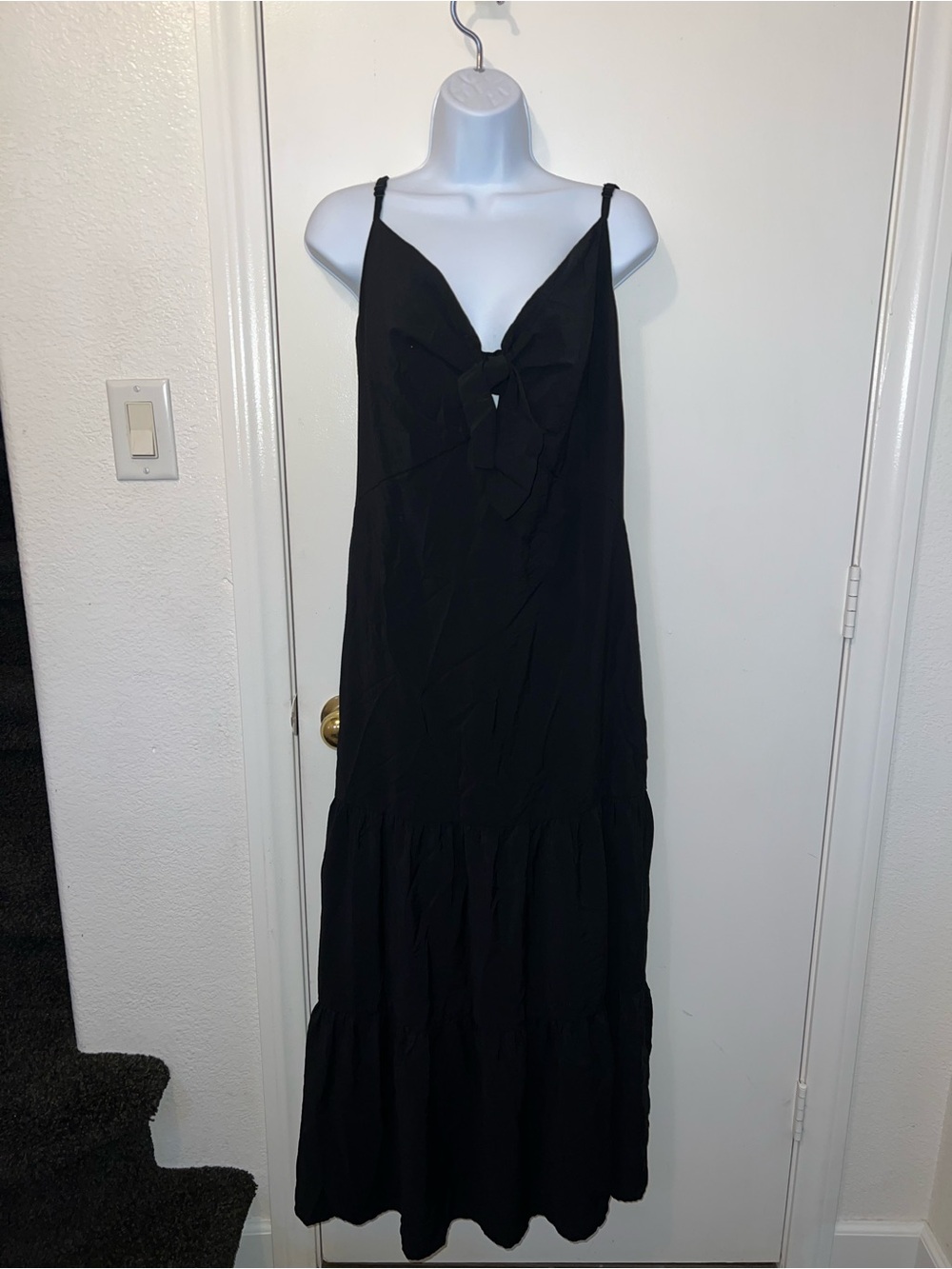 GAP plus size Black Tie-Front Maxi Dress - Picture 2 of 5